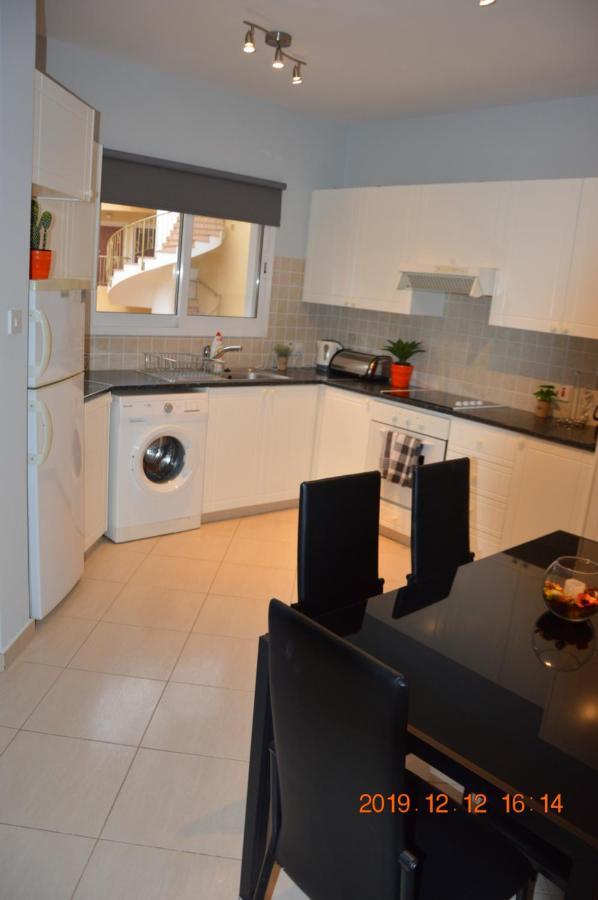 Luxury Apartment Paphos Eksteriør bilde